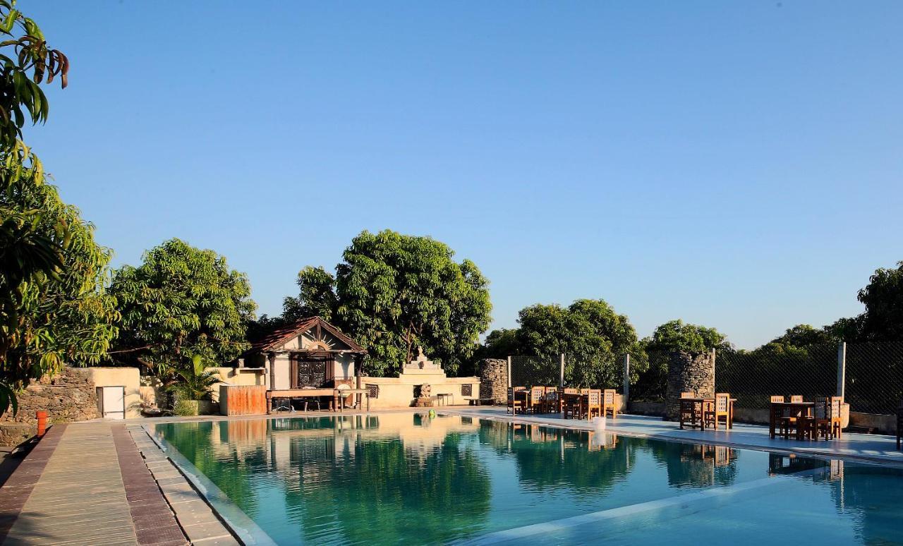 Gir Lions Paw Resort With Swimming Pool Sasan Gir Exterior foto